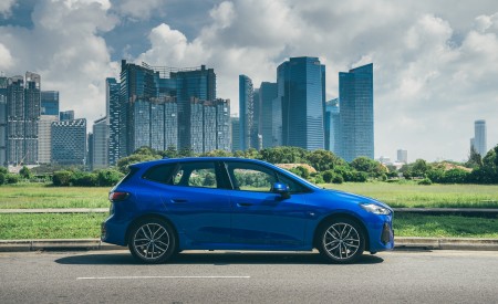 2022 BMW 218i Active Tourer M Sport Launch Edition Side Wallpapers 450x275 (15)