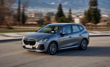 2022 BMW 230e Active Tourer Front Three-Quarter Wallpapers  450x275 (14)
