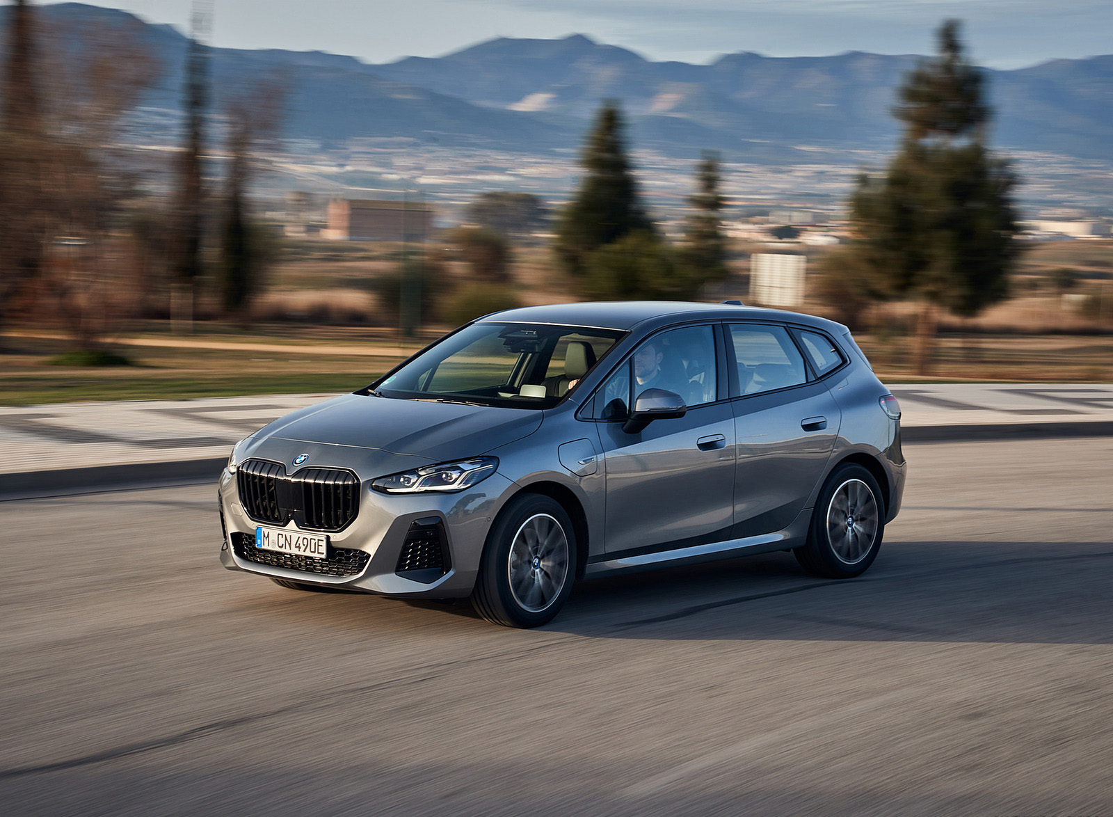 2022 BMW 230e Active Tourer Front Three-Quarter Wallpapers  (14)