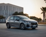 2022 BMW 230e Active Tourer Front Three-Quarter Wallpapers 150x120 (4)