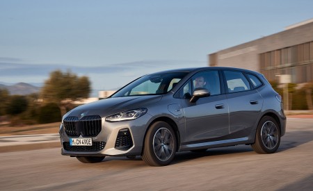 2022 BMW 230e Active Tourer Front Three-Quarter Wallpapers 450x275 (5)