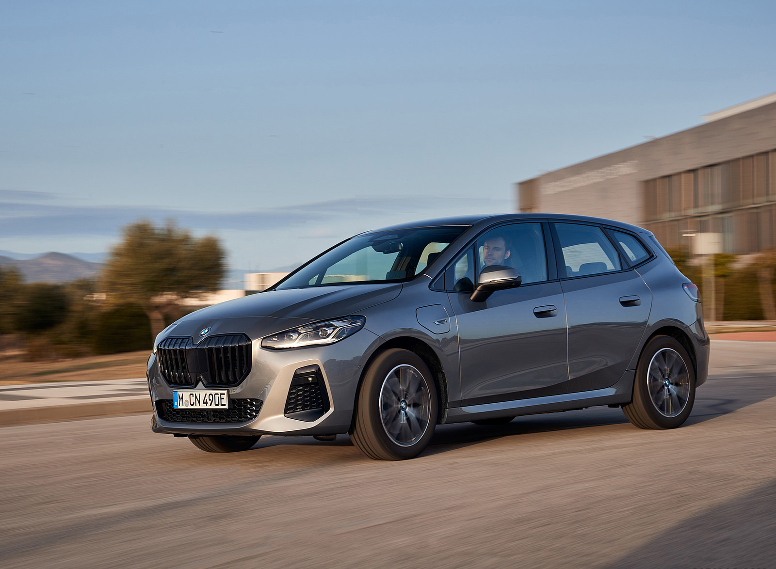 2022 BMW 230e Active Tourer Front Three-Quarter Wallpapers (5)