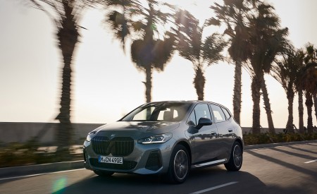 2022 BMW 230e Active Tourer Front Three-Quarter Wallpapers 450x275 (16)