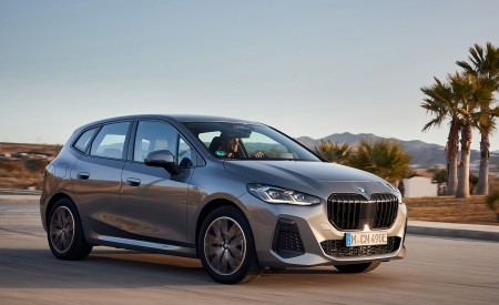 2022 BMW 230e Active Tourer Front Three-Quarter Wallpapers  450x275 (6)