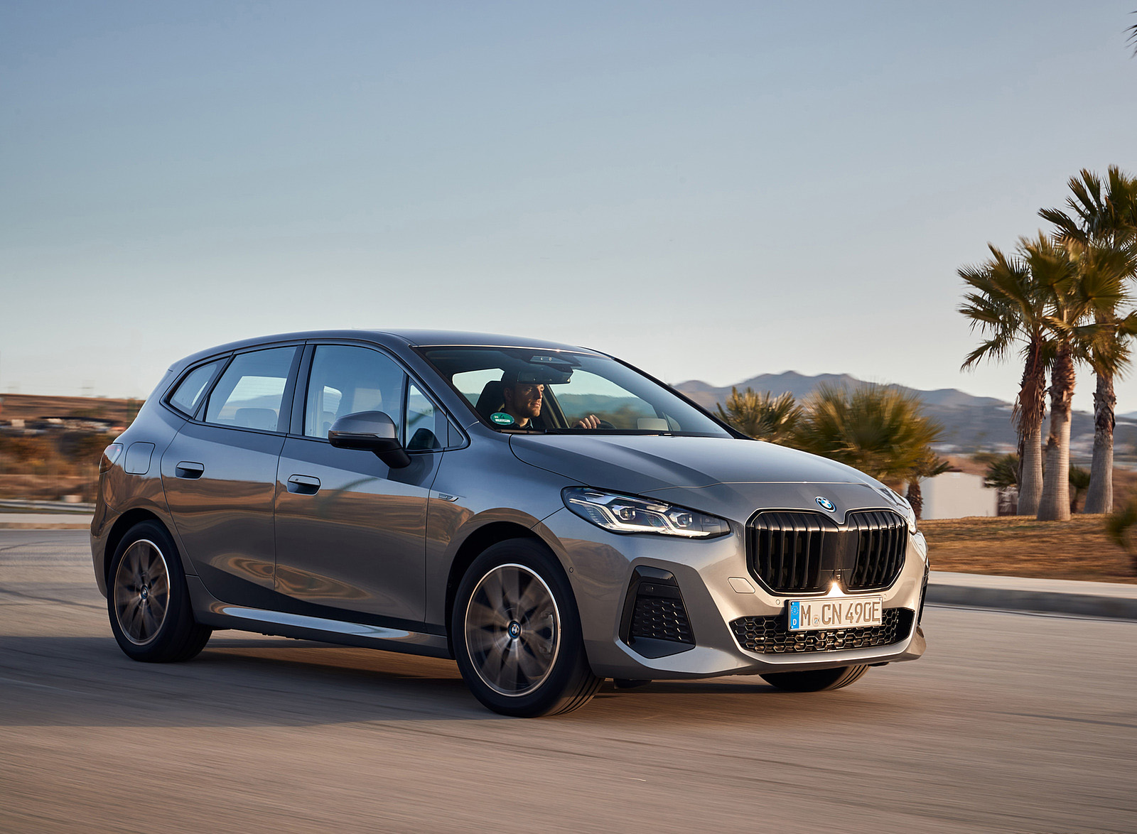 2022 BMW 230e Active Tourer Front Three-Quarter Wallpapers  (6)
