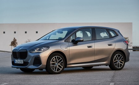 2022 BMW 230e Active Tourer Front Three-Quarter Wallpapers 450x275 (70)