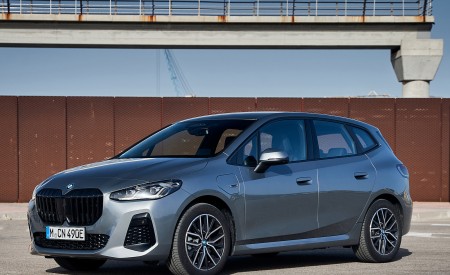 2022 BMW 230e Active Tourer Front Three-Quarter Wallpapers  450x275 (79)