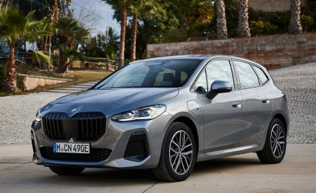 2022 BMW 230e Active Tourer Front Three-Quarter Wallpapers 450x275 (56)