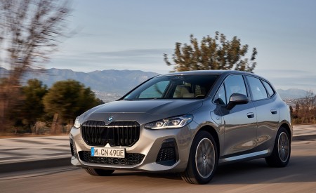 2022 BMW 230e Active Tourer Front Three-Quarter Wallpapers  450x275 (7)