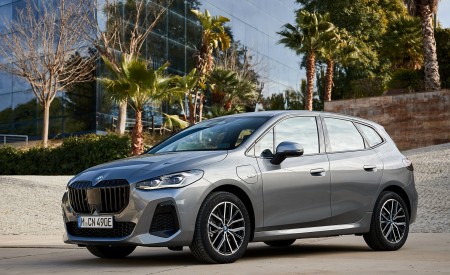 2022 BMW 230e Active Tourer Front Three-Quarter Wallpapers  450x275 (57)