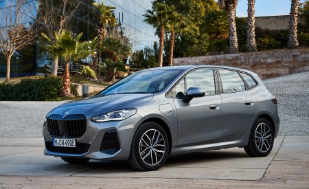2022 BMW 230e Active Tourer Front Three-Quarter Wallpapers  450x275 (59)