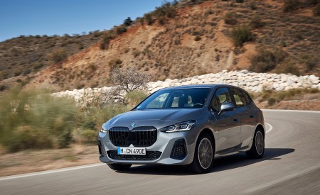 2022 BMW 230e Active Tourer Front Three-Quarter Wallpapers 450x275 (25)