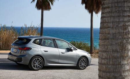 2022 BMW 230e Active Tourer Rear Three-Quarter Wallpapers  450x275 (66)