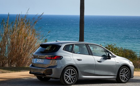 2022 BMW 230e Active Tourer Rear Three-Quarter Wallpapers  450x275 (67)