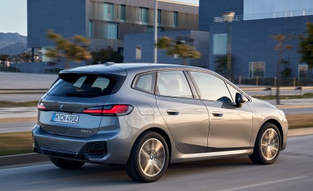 2022 BMW 230e Active Tourer Rear Three-Quarter Wallpapers  450x275 (33)