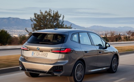 2022 BMW 230e Active Tourer Rear Three-Quarter Wallpapers 450x275 (18)