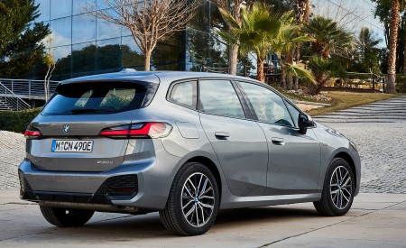 2022 BMW 230e Active Tourer Rear Three-Quarter Wallpapers  450x275 (64)