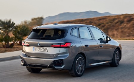 2022 BMW 230e Active Tourer Rear Three-Quarter Wallpapers 450x275 (19)