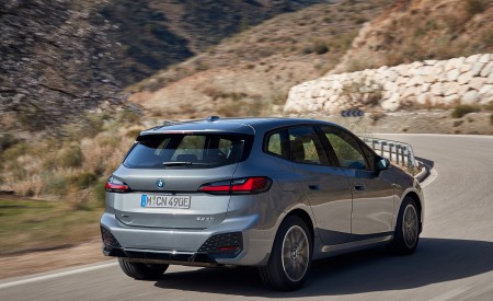 2022 BMW 230e Active Tourer Rear Three-Quarter Wallpapers 450x275 (27)
