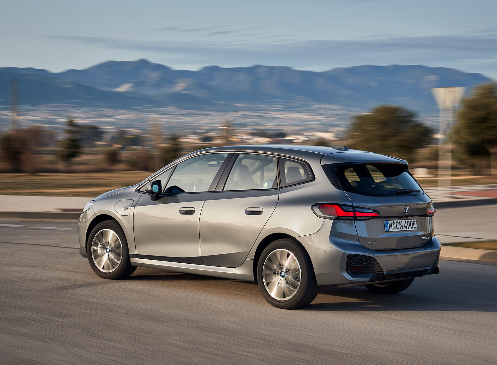2022 BMW 230e Active Tourer Rear Three-Quarter Wallpapers (2)