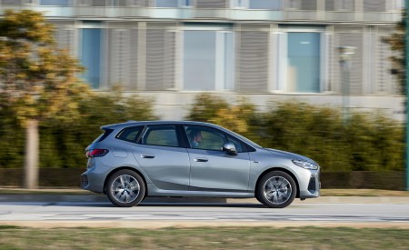 2022 BMW 230e Active Tourer Side Wallpapers 450x275 (42)