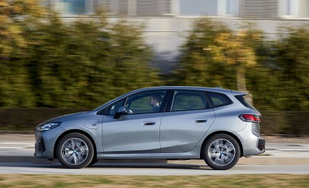 2022 BMW 230e Active Tourer Side Wallpapers  450x275 (41)