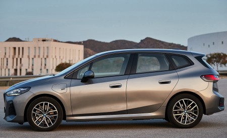 2022 BMW 230e Active Tourer Side Wallpapers 450x275 (71)