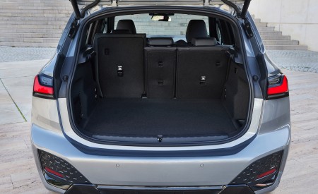 2022 BMW 230e Active Tourer Trunk Wallpapers 450x275 (131)