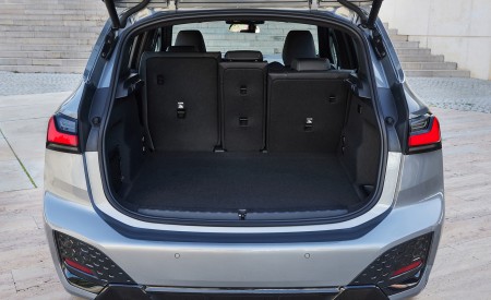 2022 BMW 230e Active Tourer Trunk Wallpapers 450x275 (134)