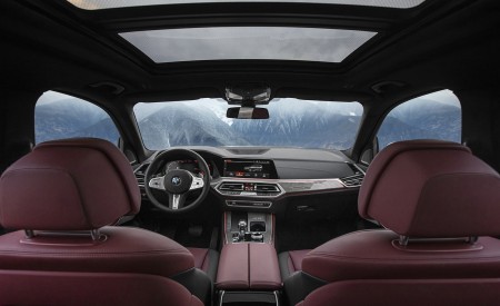 2022 BMW X5 xDrive40Li Interior Wallpapers 450x275 (11)