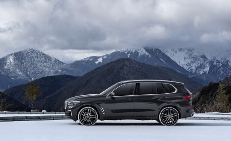 2022 BMW X5 xDrive40Li Side Wallpapers 450x275 (7)