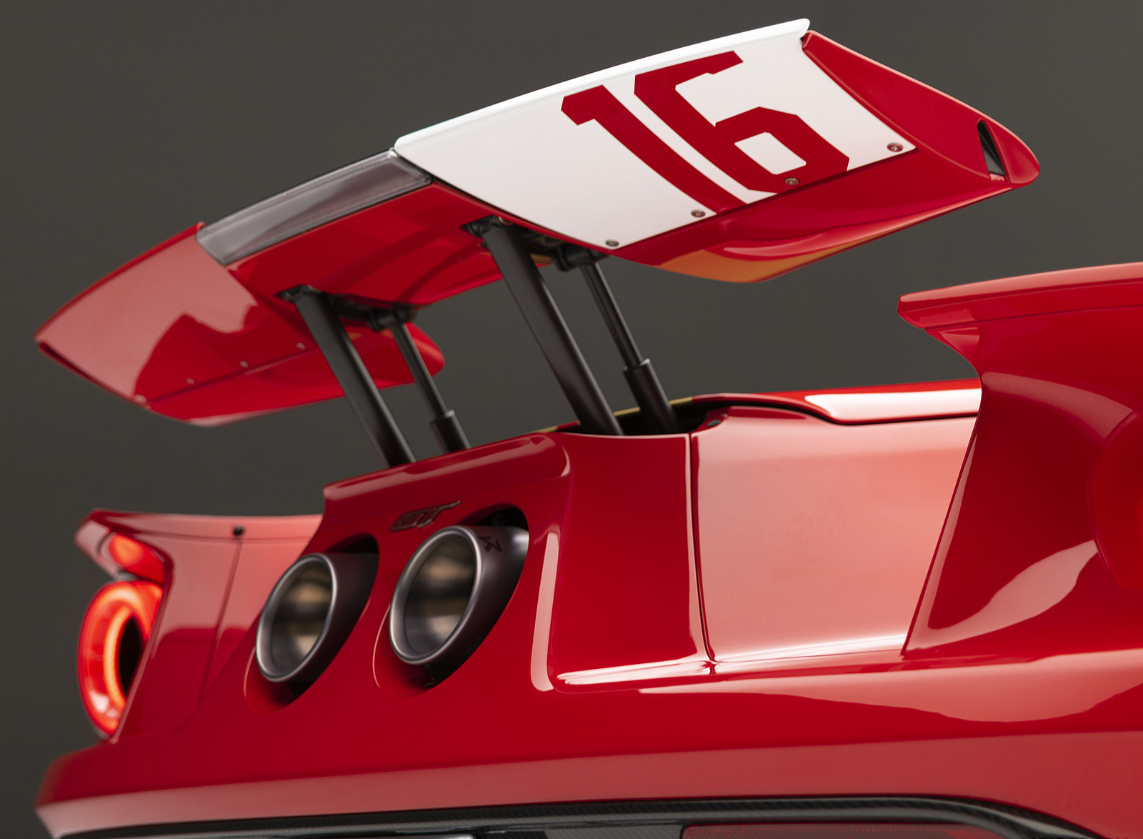 2022 Ford GT Alan Mann Heritage Edition Spoiler Wallpapers #7 of 15