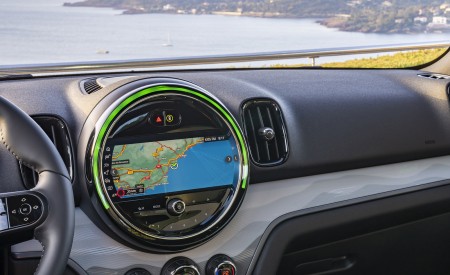 2022 MINI Cooper S Countryman ALL4 Untamed Edition Central Console Wallpapers 450x275 (97)