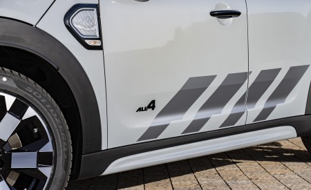 2022 MINI Cooper S Countryman ALL4 Untamed Edition Detail Wallpapers 450x275 (83)
