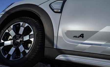 2022 MINI Cooper S Countryman ALL4 Untamed Edition Detail Wallpapers 450x275 (79)