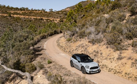 2022 MINI Cooper S Countryman ALL4 Untamed Edition Front Three-Quarter Wallpapers 450x275 (21)