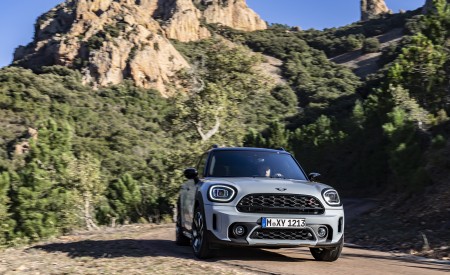 2022 MINI Cooper S Countryman ALL4 Untamed Edition Front Wallpapers 450x275 (12)