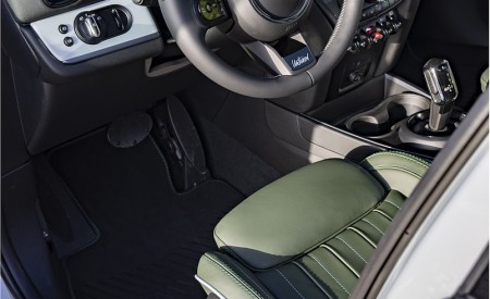 2022 MINI Cooper S Countryman ALL4 Untamed Edition Interior Detail Wallpapers 450x275 (103)