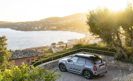 2022 MINI Cooper S Countryman ALL4 Untamed Edition Rear Three-Quarter Wallpapers 450x275 (59)