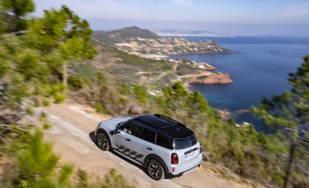 2022 MINI Cooper S Countryman ALL4 Untamed Edition Rear Three-Quarter Wallpapers 450x275 (32)