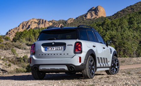 2022 MINI Cooper S Countryman ALL4 Untamed Edition Rear Three-Quarter Wallpapers 450x275 (66)