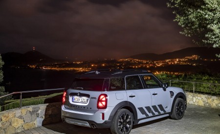 2022 MINI Cooper S Countryman ALL4 Untamed Edition Rear Three-Quarter Wallpapers 450x275 (62)