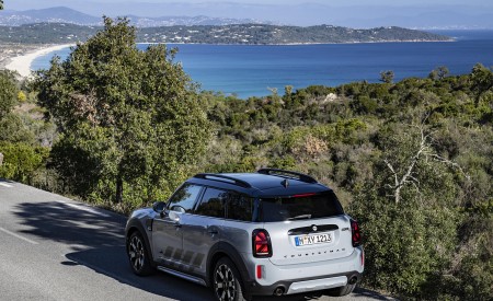 2022 MINI Cooper S Countryman ALL4 Untamed Edition Rear Three-Quarter Wallpapers 450x275 (17)