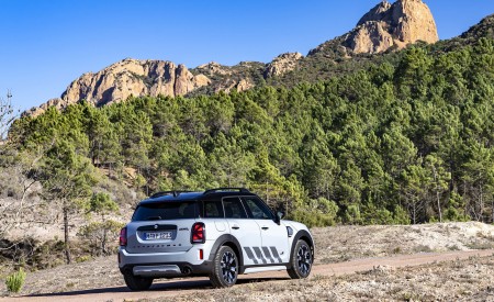 2022 MINI Cooper S Countryman ALL4 Untamed Edition Rear Three-Quarter Wallpapers 450x275 (4)