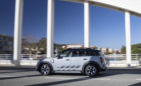 2022 MINI Cooper S Countryman ALL4 Untamed Edition Side Wallpapers  450x275 (41)