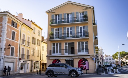 2022 MINI Cooper S Countryman ALL4 Untamed Edition Side Wallpapers 450x275 (55)