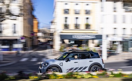 2022 MINI Cooper S Countryman ALL4 Untamed Edition Side Wallpapers 450x275 (51)