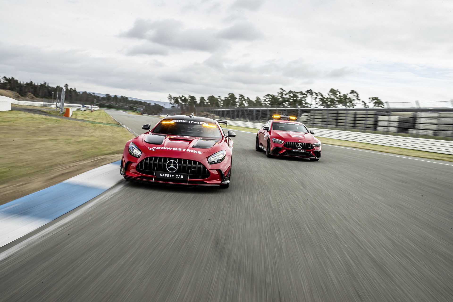 2022 Mercedes-AMG GT 63 S F1 Medical Car and Mercedes-AMG GT Black Series F1 Safety Car Wallpapers (13)