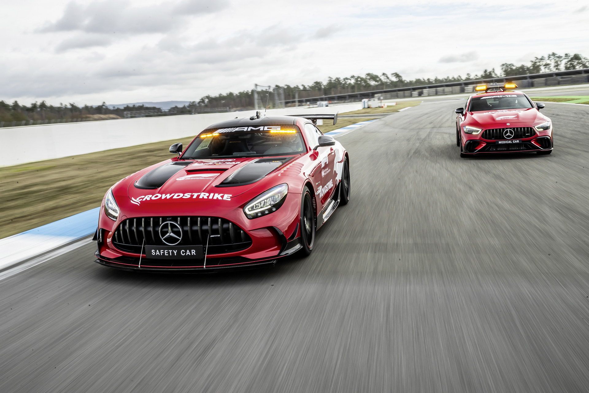 2022 Mercedes-AMG GT 63 S F1 Medical Car and Mercedes-AMG GT Black Series F1 Safety Car Wallpapers (14)