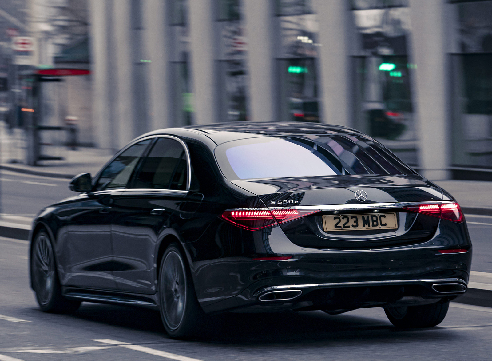 2022 Mercedes-Benz S 580 e L Plug-In Hybrid (UK-Spec) Rear Three-Quarter Wallpapers  (14)